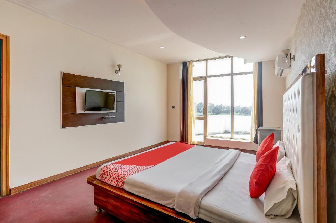 Oyo 71042 Sahara Estate Hotel Gorakhpur Ngoại thất bức ảnh