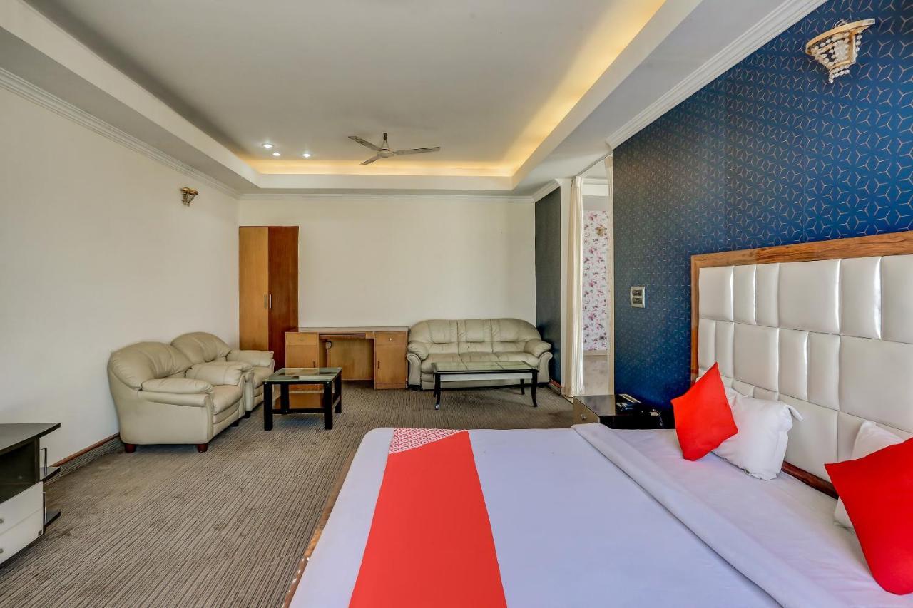Oyo 71042 Sahara Estate Hotel Gorakhpur Ngoại thất bức ảnh