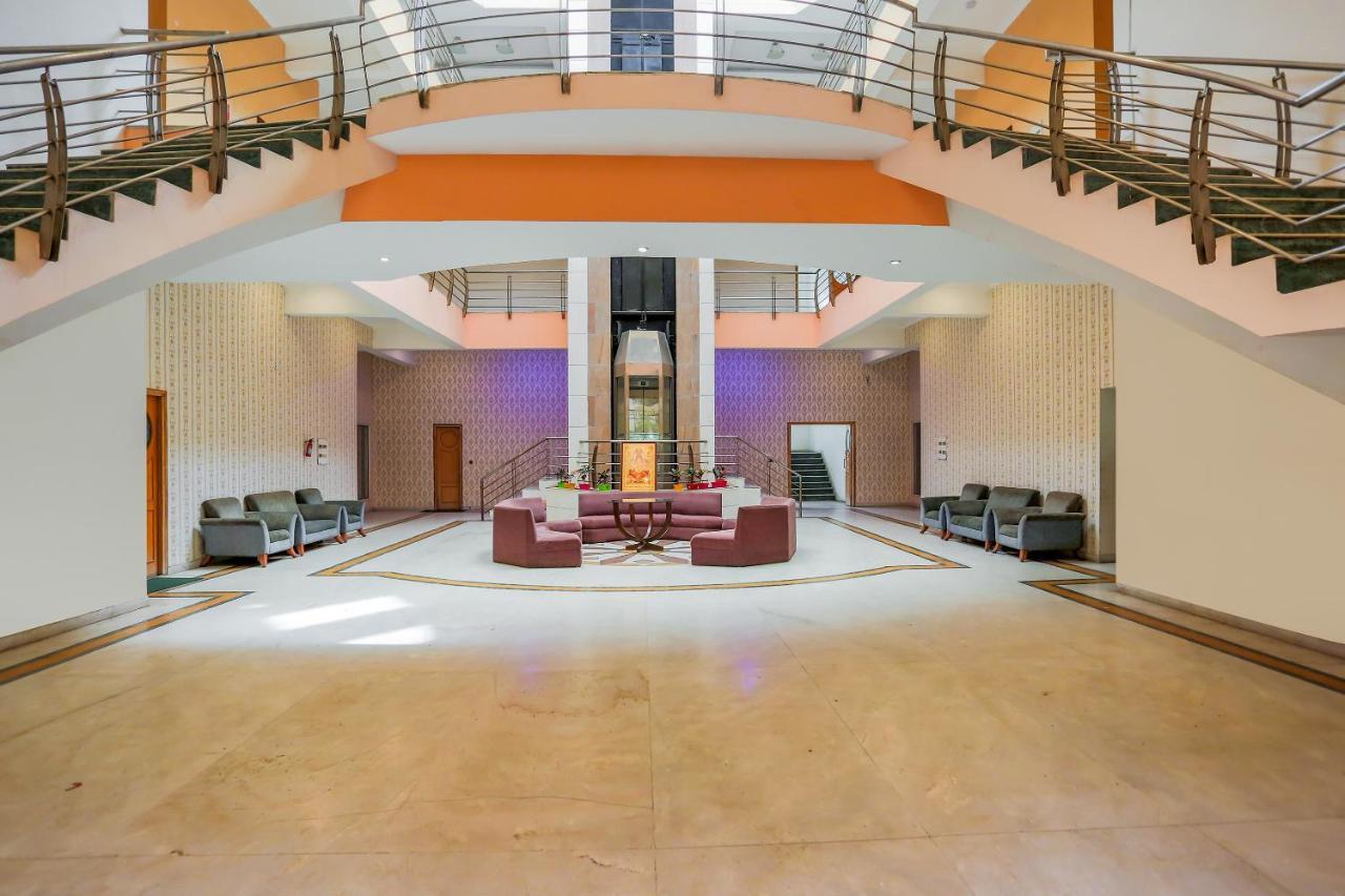 Oyo 71042 Sahara Estate Hotel Gorakhpur Ngoại thất bức ảnh