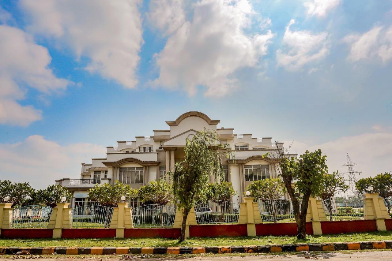 Oyo 71042 Sahara Estate Hotel Gorakhpur Ngoại thất bức ảnh